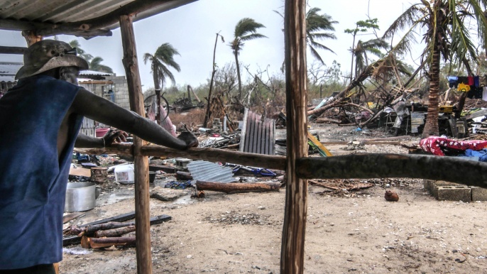 cyclone pam chloe hands volunteer