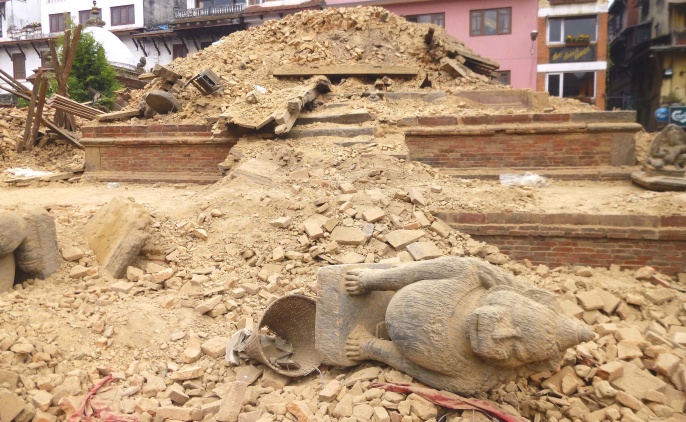 ruined temple destroy nepal earthquake prayer